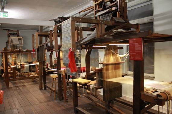Museum met oude weefgetouwen te Krefeld