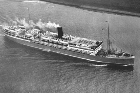 De reis terug naar Holland ging over zee met het schip de Sibajak